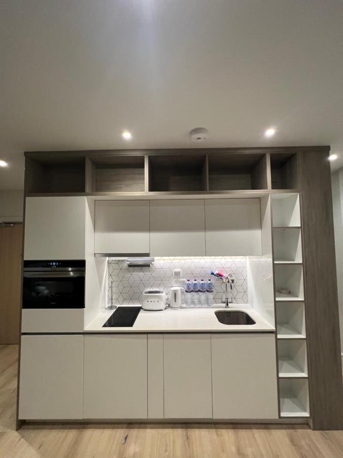 London Luxxe Suites & Apartments - London Heathrow Airport, Terminal 1 2 3 4 5 Hillingdon Exterior foto