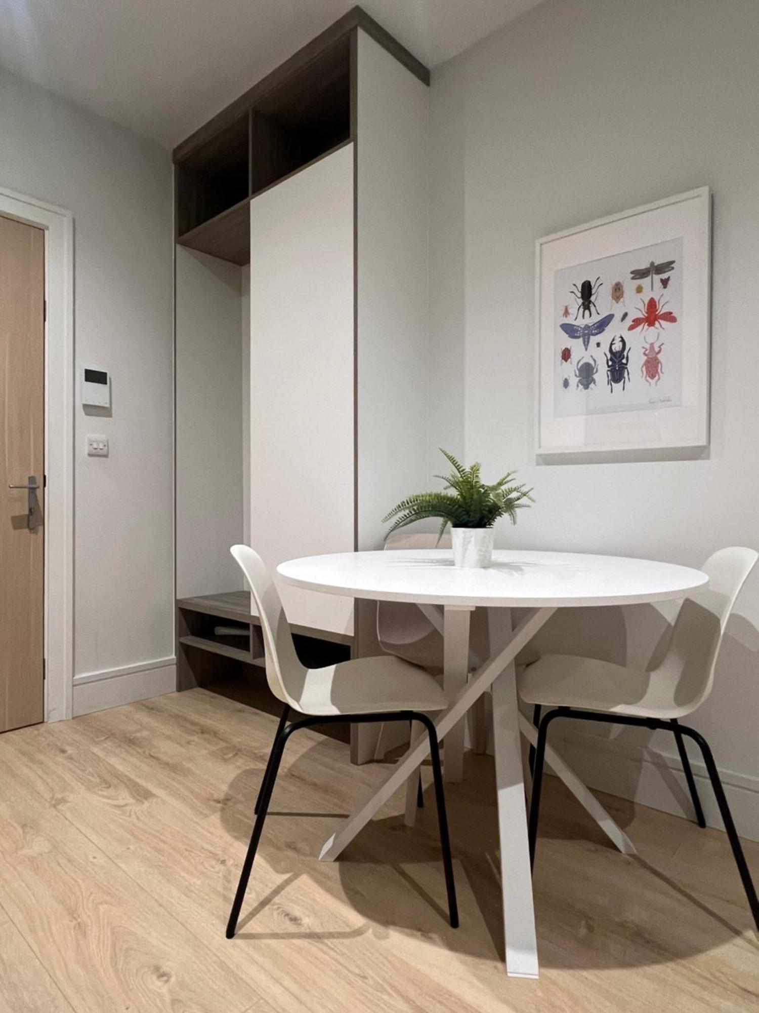 London Luxxe Suites & Apartments - London Heathrow Airport, Terminal 1 2 3 4 5 Hillingdon Exterior foto